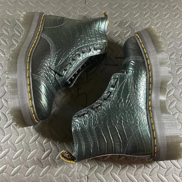 Dr. Martens Rare Green Wild Croc Emboss Sinclair Boots Women's UK 7 / US 9 EUC - Picture 2 of 7